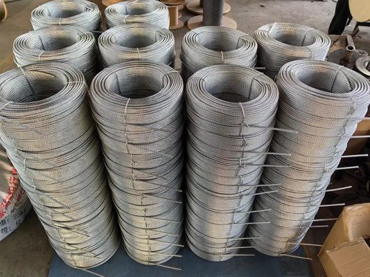 Corde en acier compacté brillant 4Vx39S 5FC 4 fils plats sans fil d'acier non galvanisé tournant