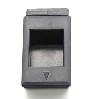 Un bon prix. Boucle en métal à loquet noir avec serrure en ligne